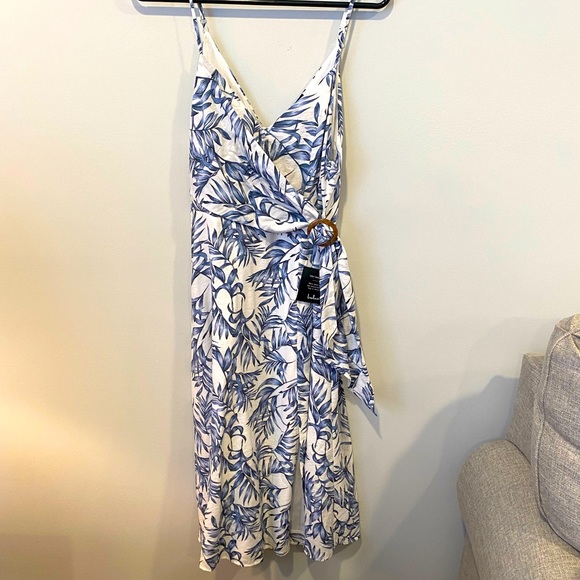 Lulus Dresses & Skirts - Lulus White/Blue Floral Sundress